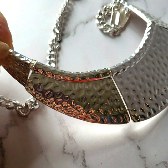 Taramanda Silvertone Pounded Textured Segmented Crescent Necklace & Earring Set - Picture 7 of 7